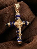 Крест из золота c ониксом и лазуритом