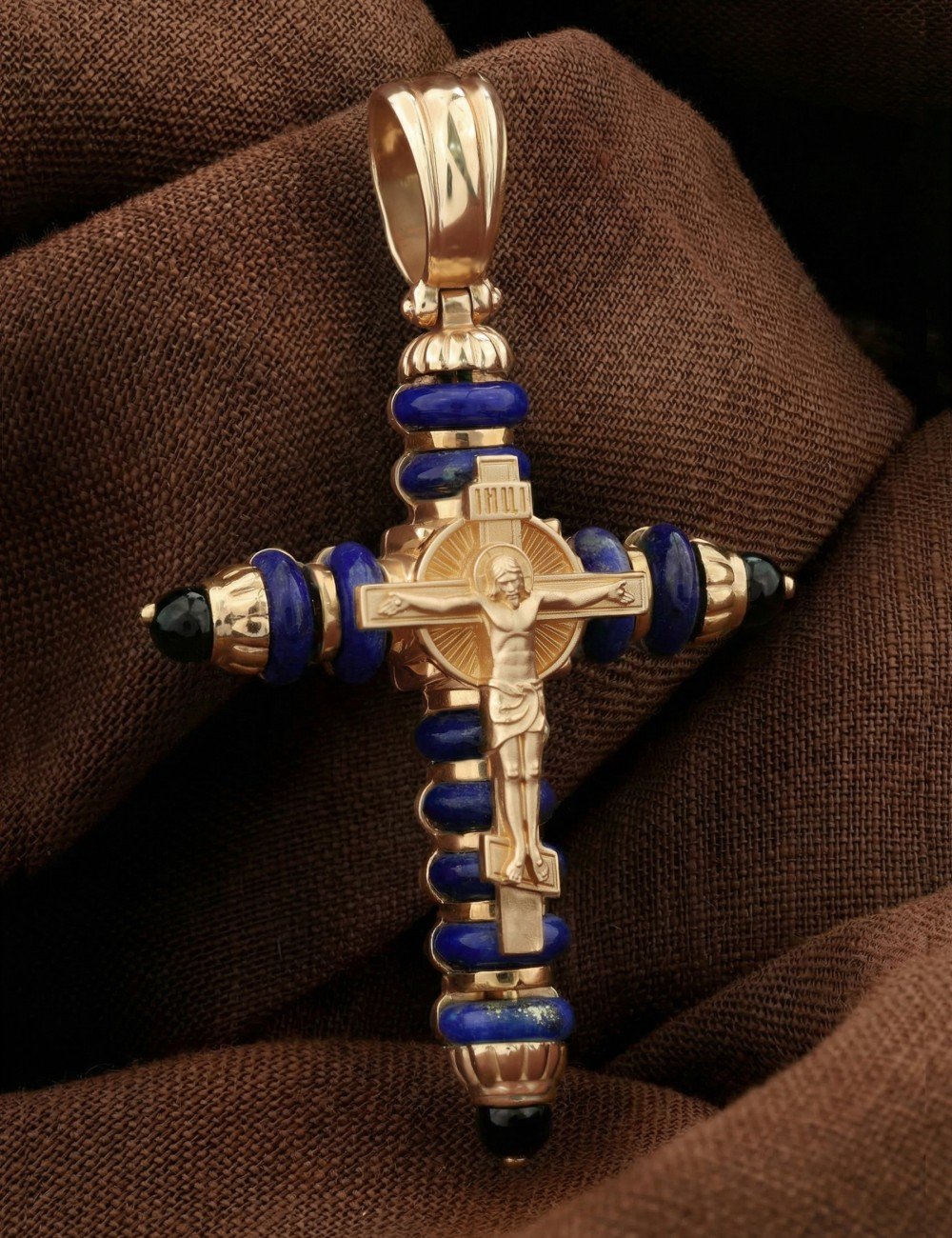 Крест из золота c ониксом и лазуритом