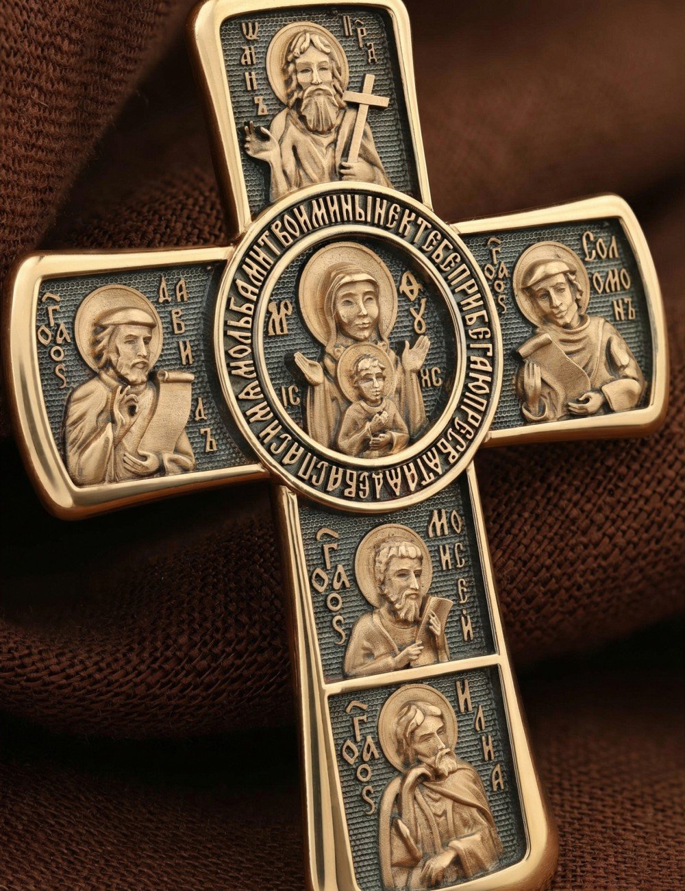 Крест из золота