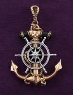 Подвеска из золота c ониксом и эбеновым деревом