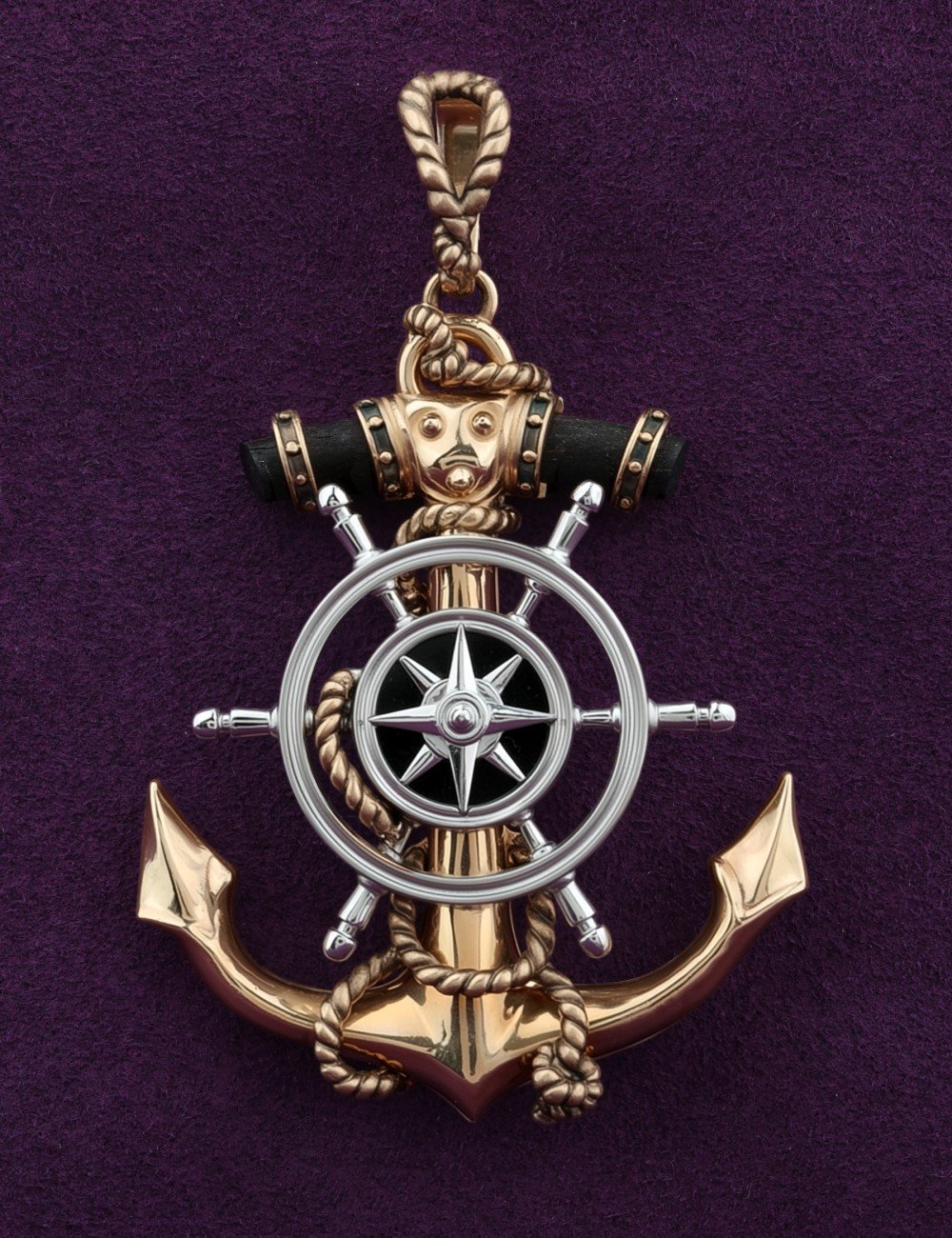 Подвеска из золота c ониксом и эбеновым деревом