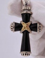 Крест из серебра 925 пробы и золота 750 пробы c ониксом и рубином