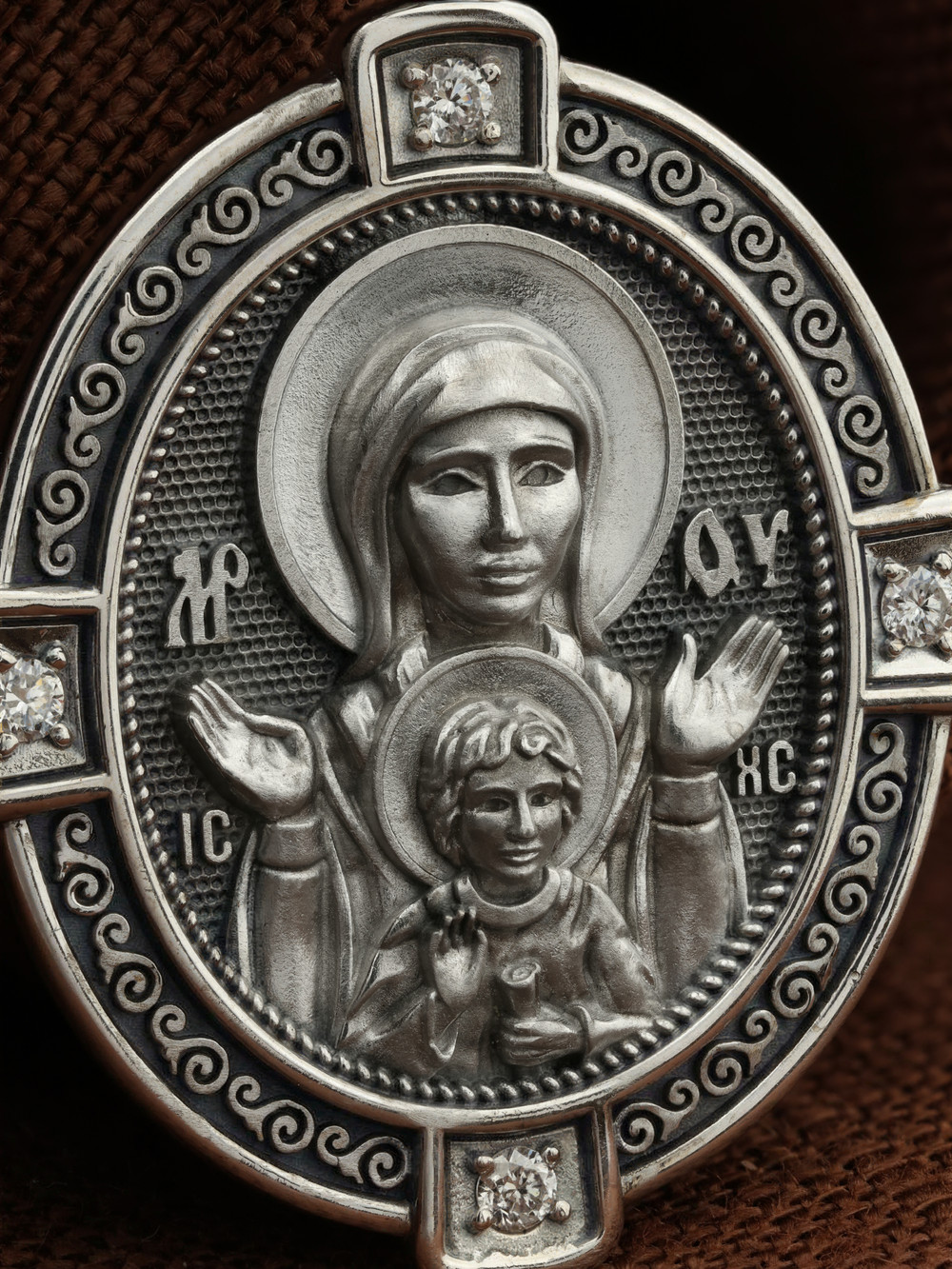 Нательная икона из белого золота 585 пробы c бриллиантами