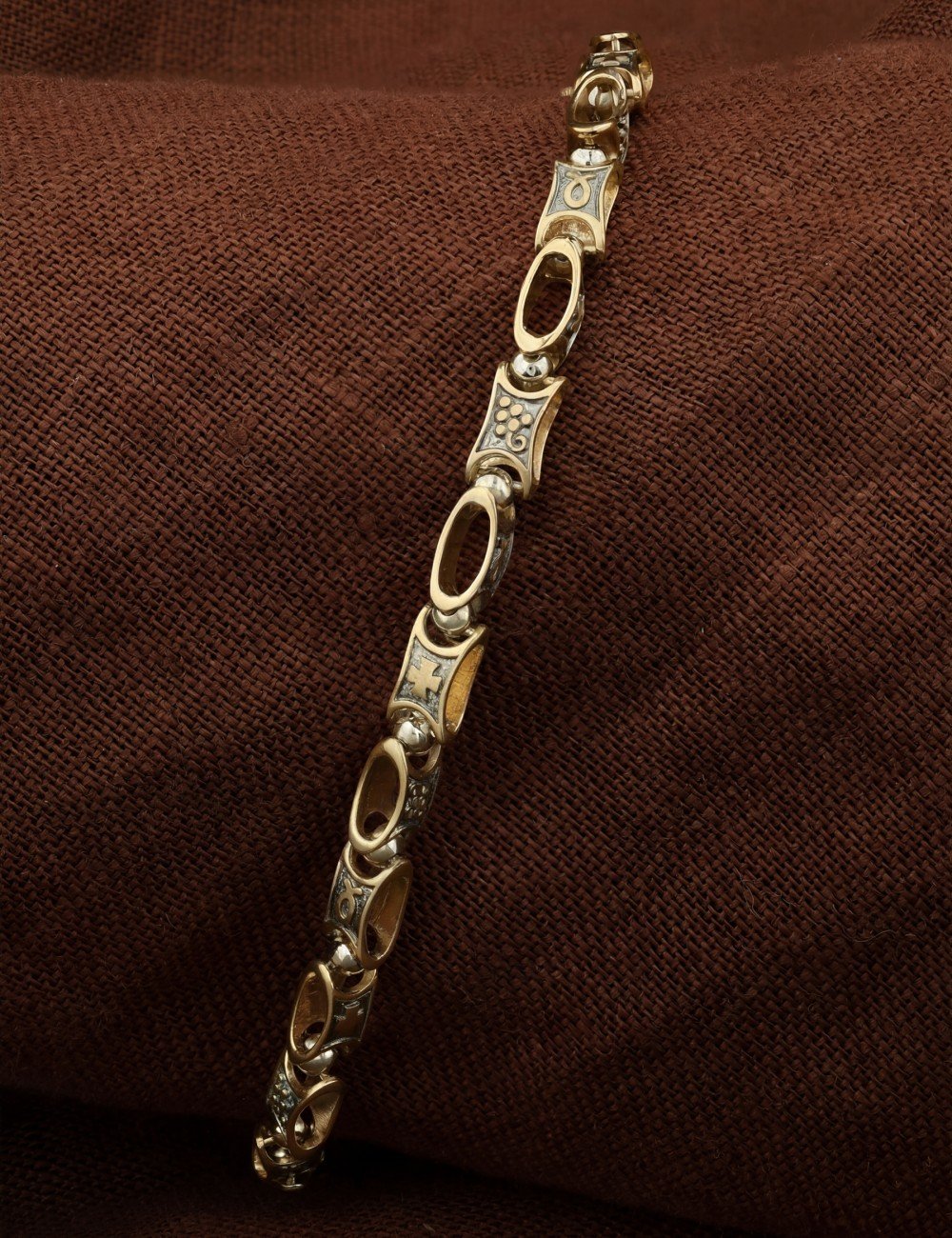 Браслет из лимонного золота