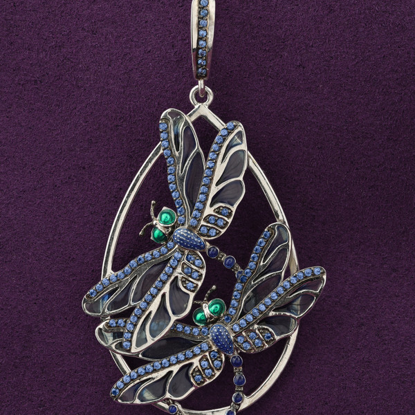 Подвеска из белого золота 585 пробы c сапфиром и эмалью