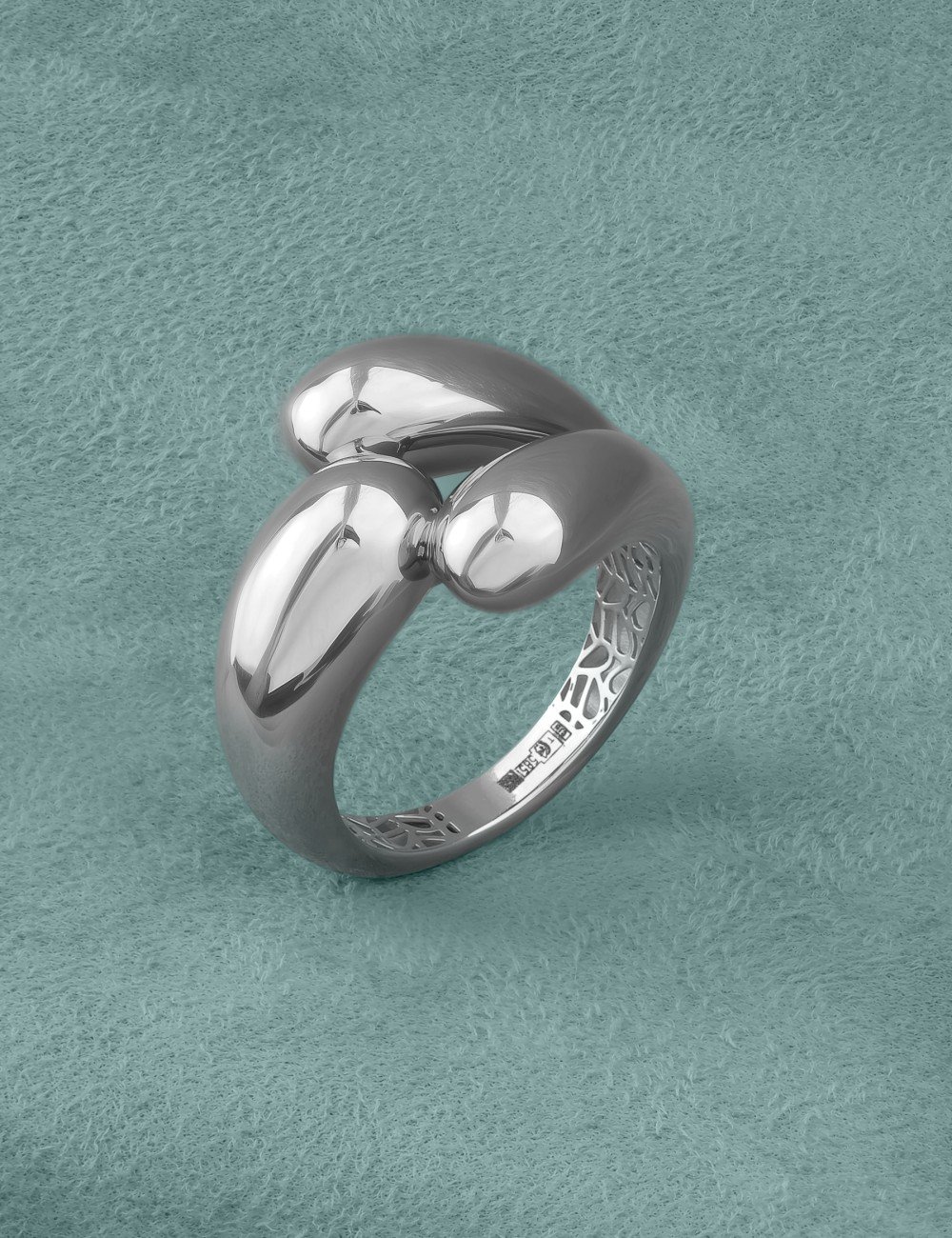 Кольцо из белого золота