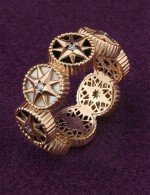 Кольцо из золота c бриллиантами, ониксом и перламутром