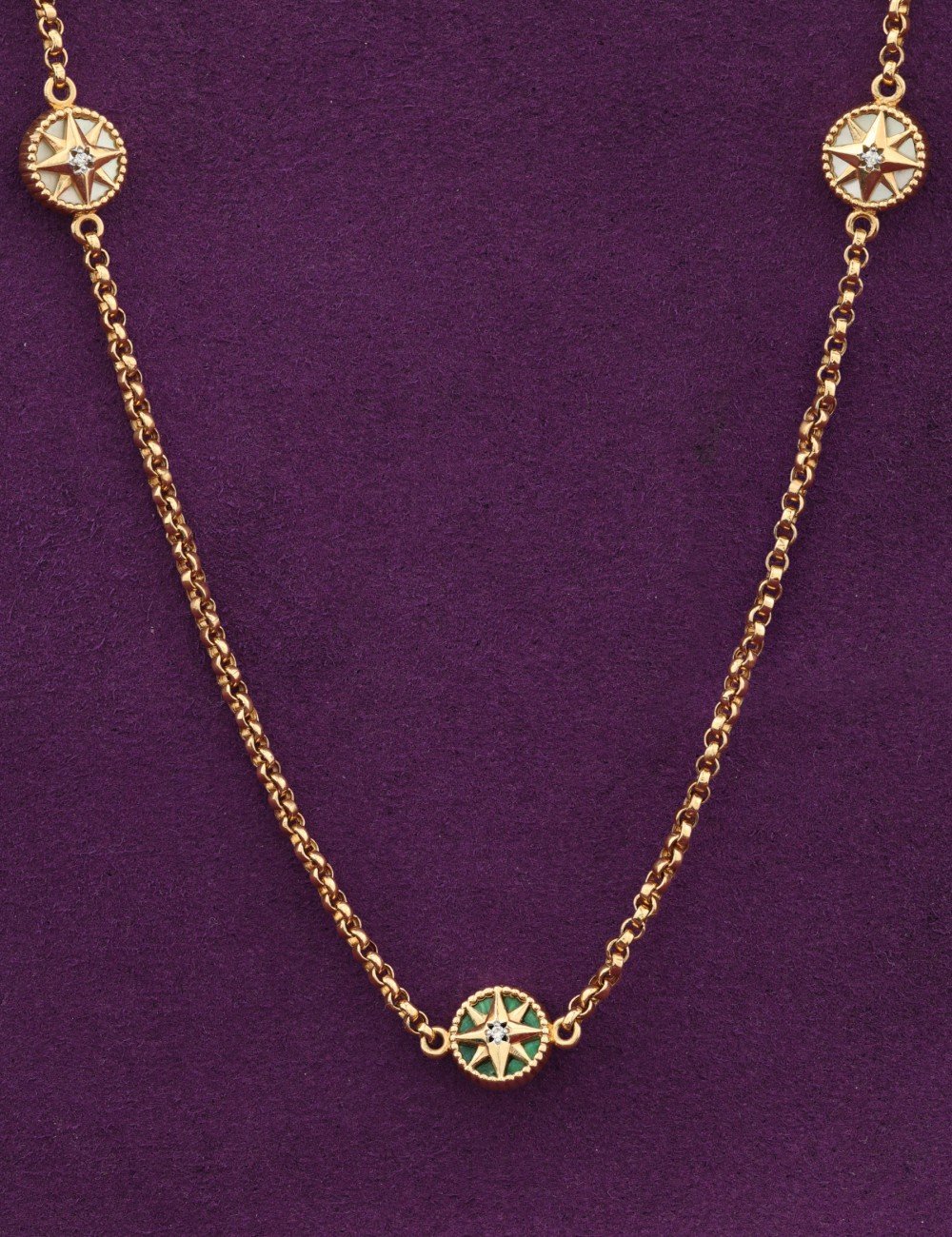 Колье из золота c бриллиантами, малахитом и перламутром