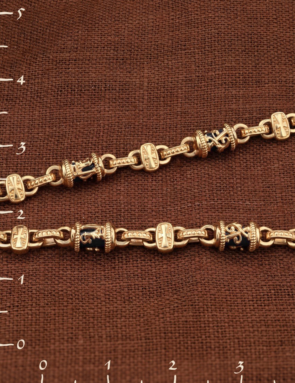 Цепь из лимонного золота c ониксом