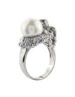 Кольцо из белого золота c жемчугом