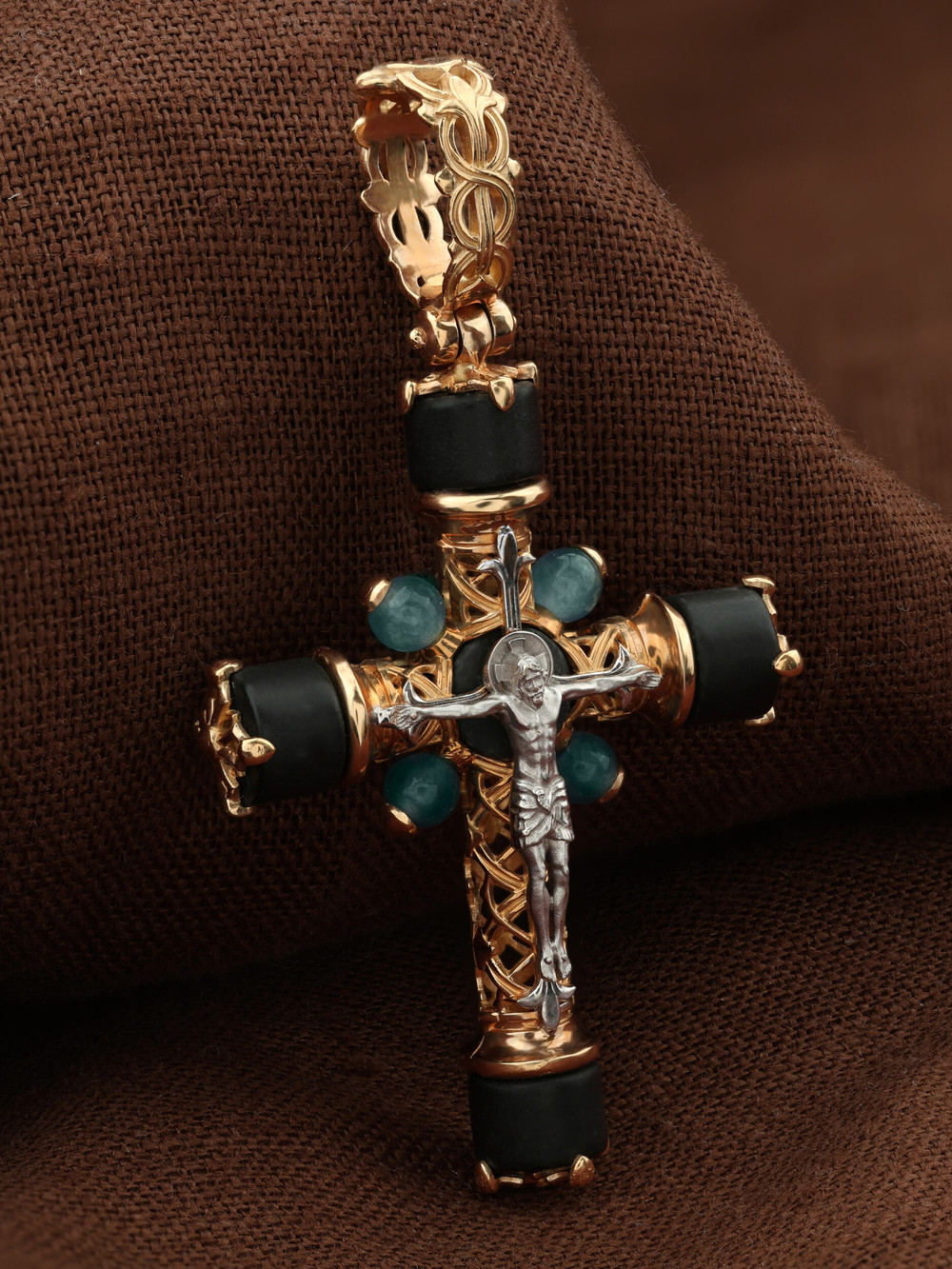 Крест из красного золота 585 пробы c ониксом и жадеитом