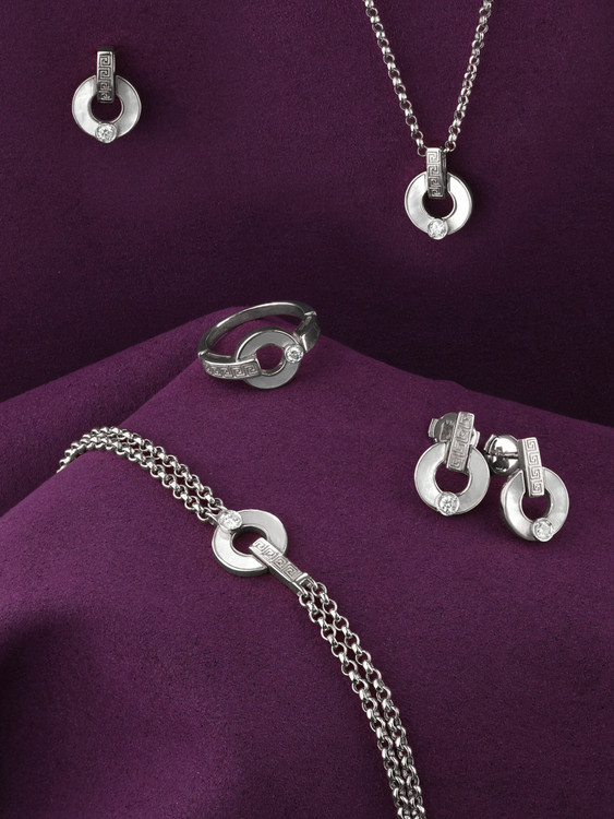 Кольцо из белого золота 585 пробы c бриллиантами и перламутром