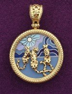 Подвеска из лимонного золота c эмалью