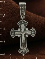 Крест из белого золота c бриллиантами