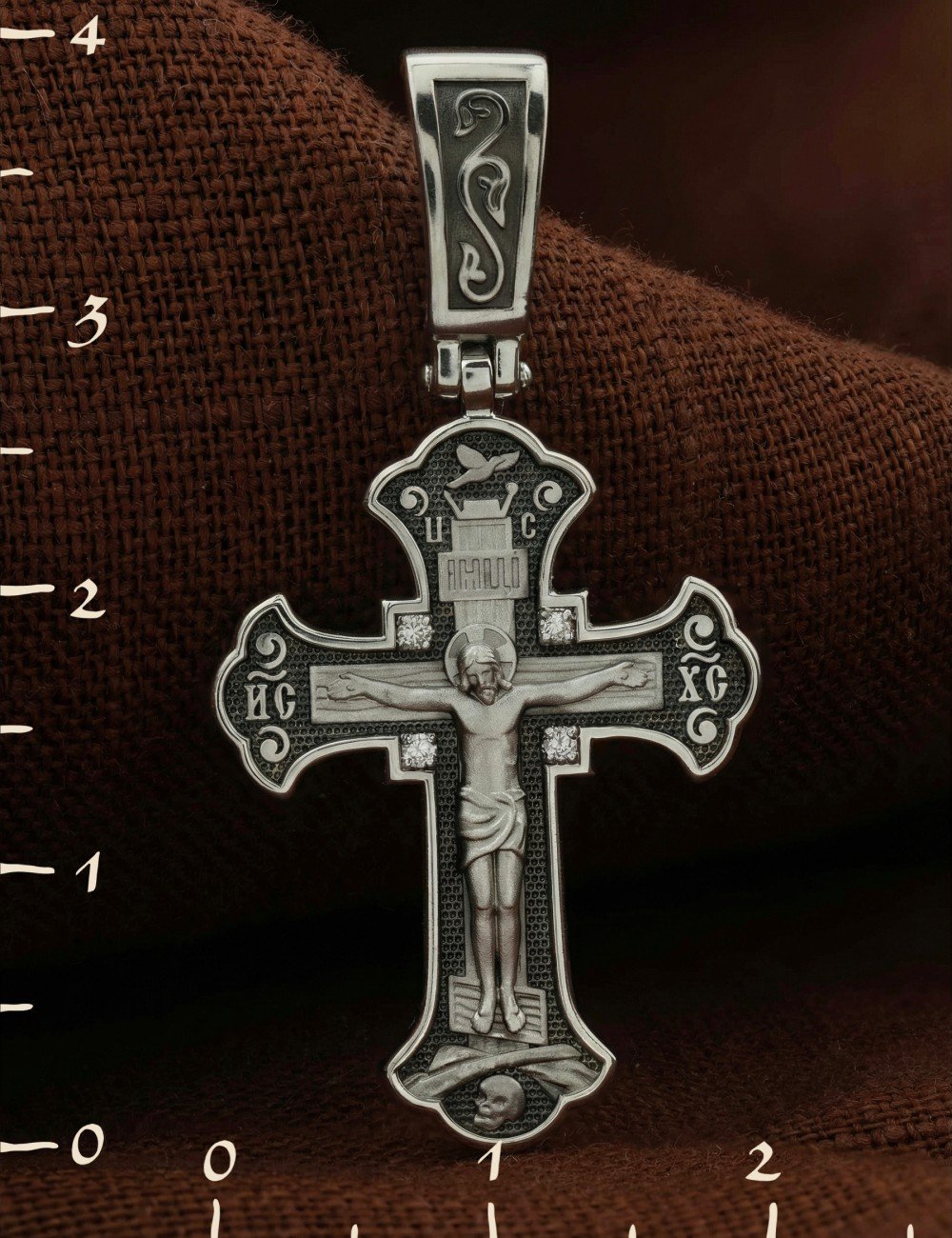 Крест из белого золота c бриллиантами