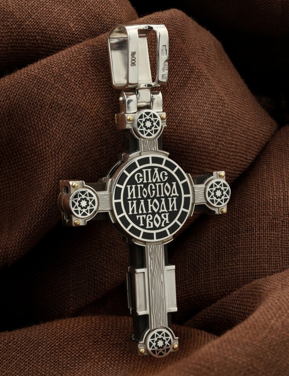 Крест из белого золота c эмалью и эбеновым деревом