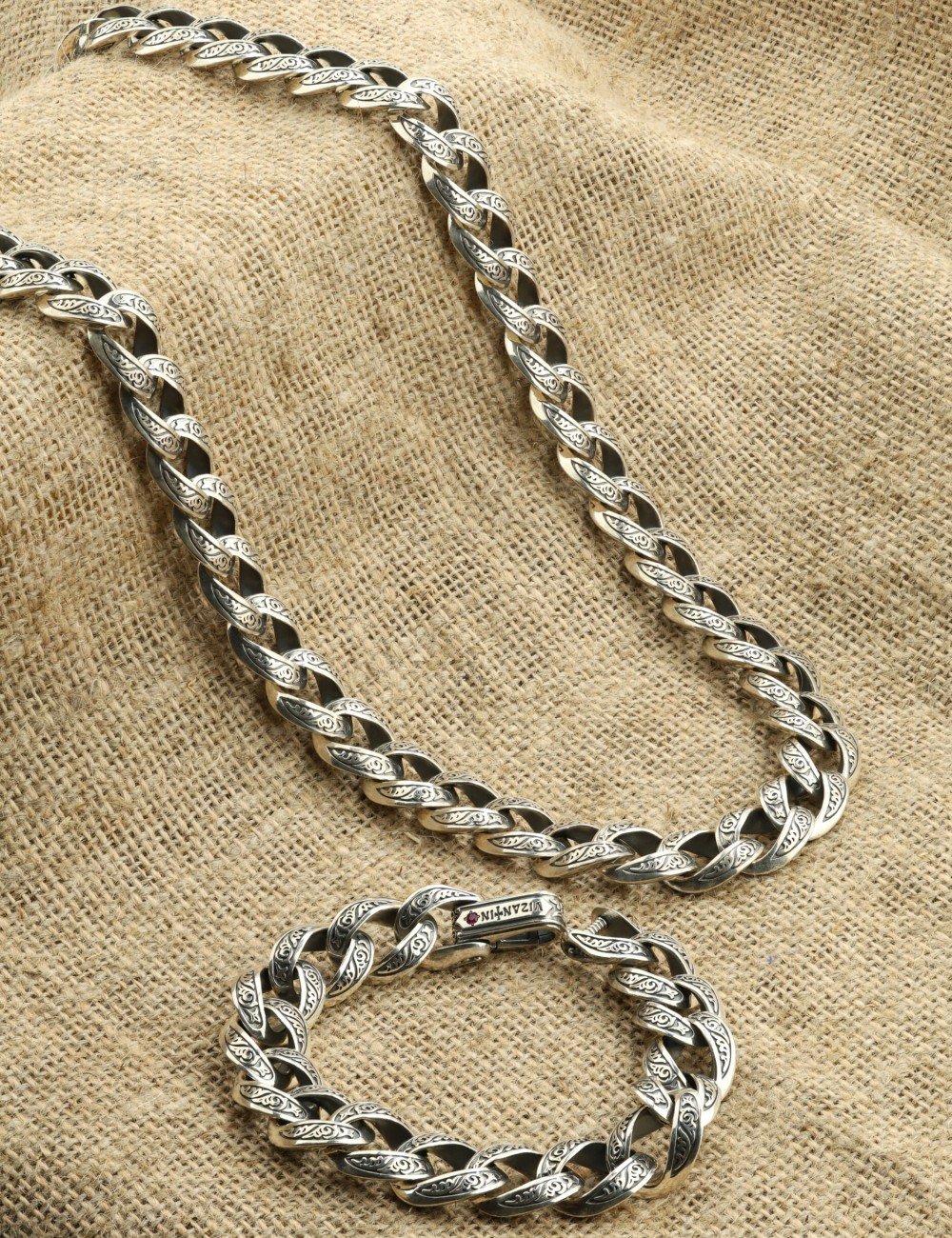 Цепь из серебра c рубином