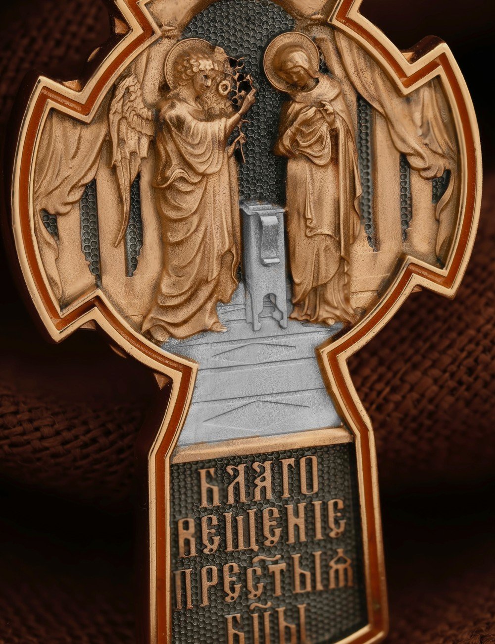 Крест из золота