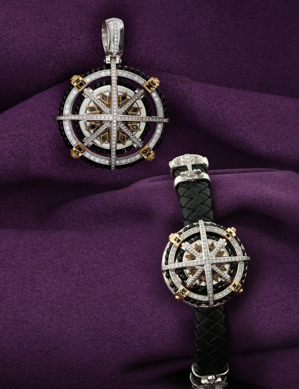 Браслет из белого золота c эмалью, бриллиантами, кожаным шнурком и ониксом