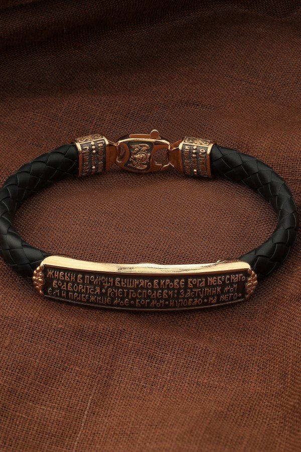 Браслет из золота c шнурком