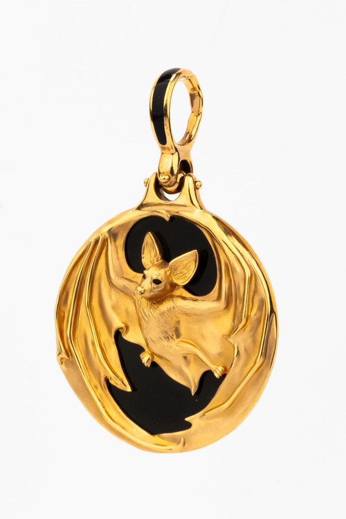 Подвеска из красного золота 585 пробы c эмалью и ониксом