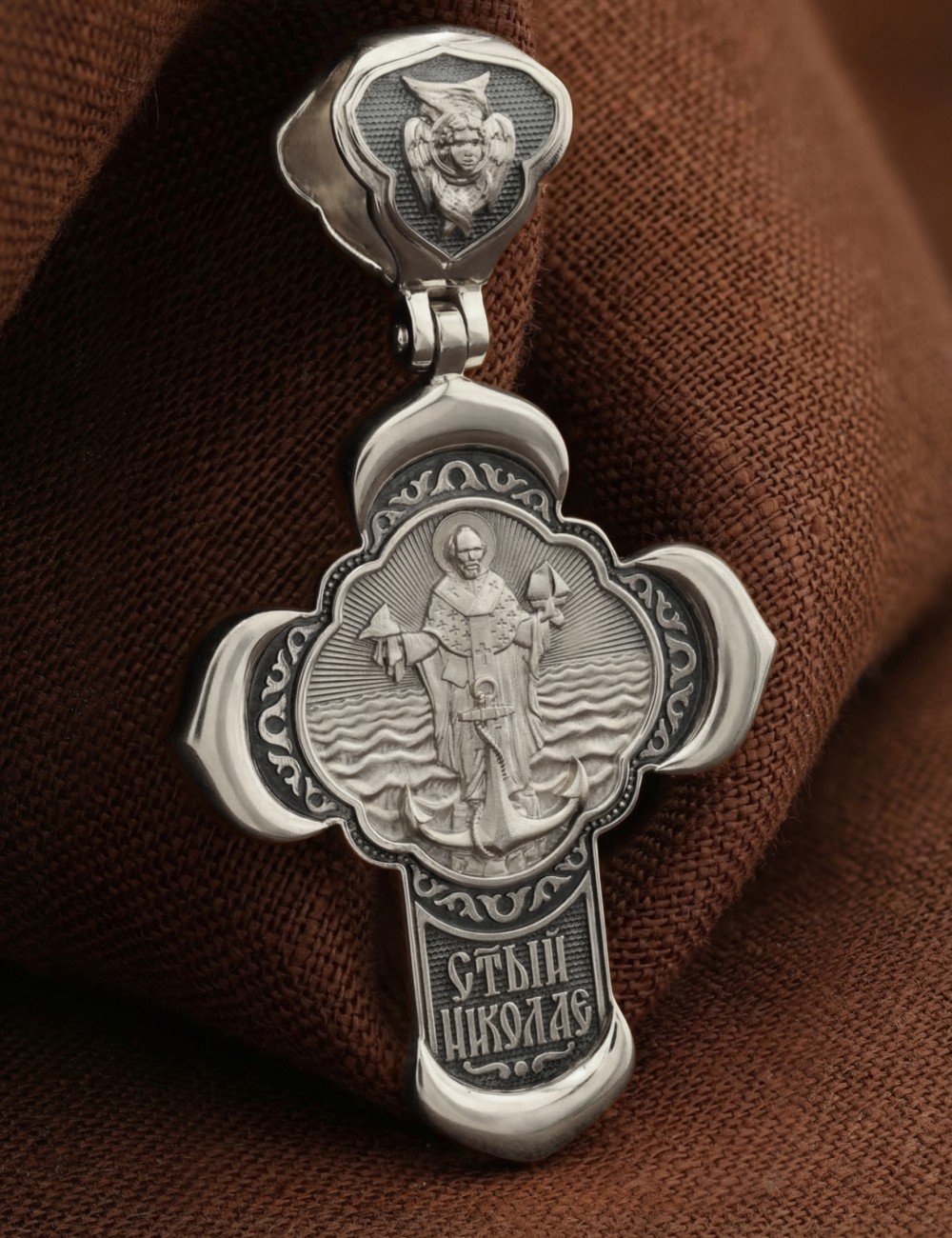 Крест из белого золота