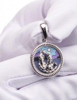 Подвеска из белого золота c эмалью