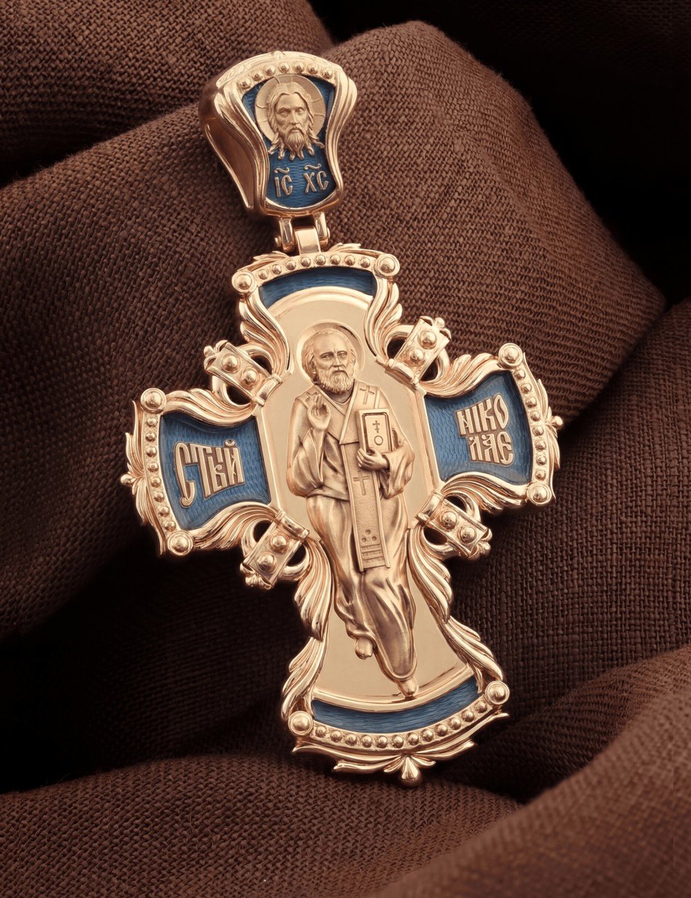 Крест из золота c эмалью