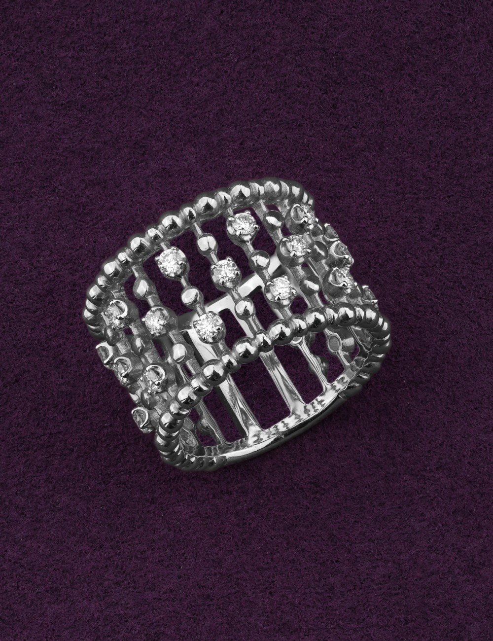 Кольцо из белого золота c бриллиантами