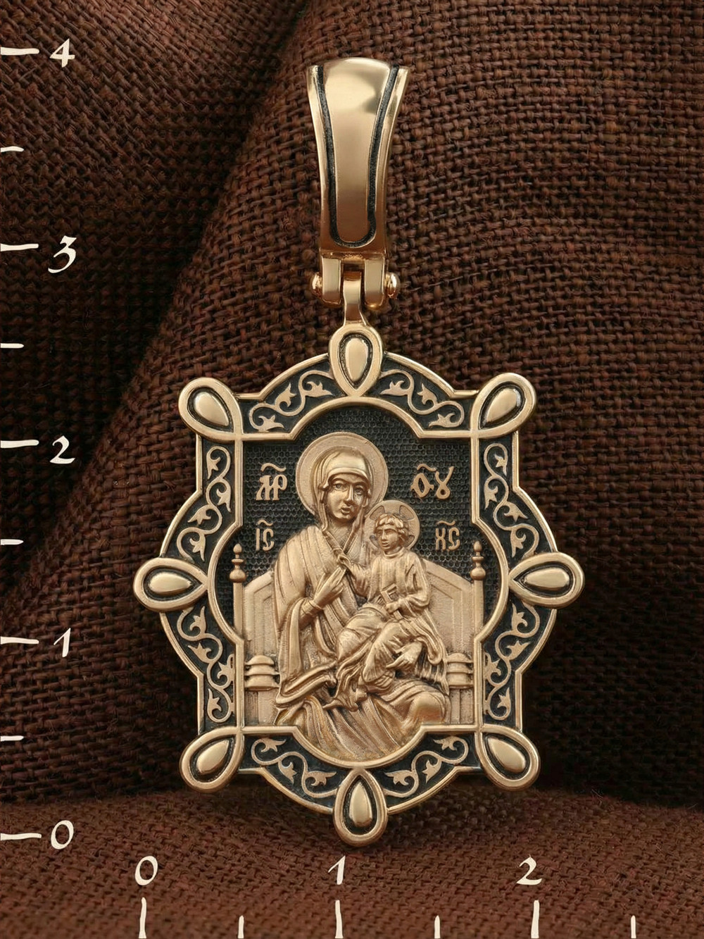 Нательная икона из красного золота 585 пробы