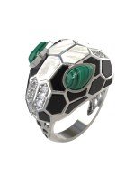 Кольцо из белого золота c бриллиантами, рубином, ониксом, малахитом и перламутром