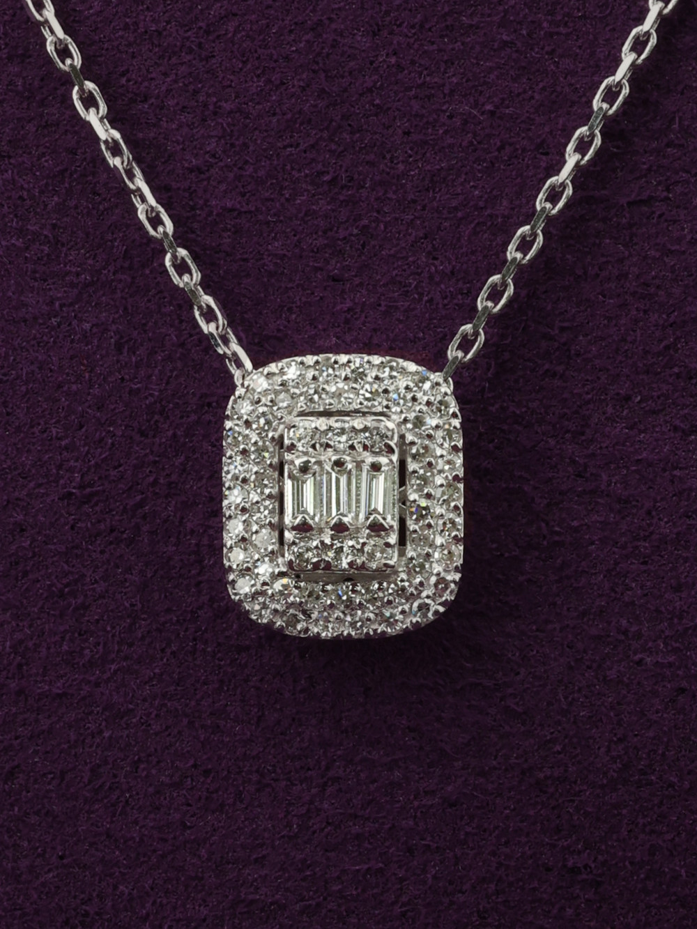 Колье из белого золота 585 пробы c бриллиантами