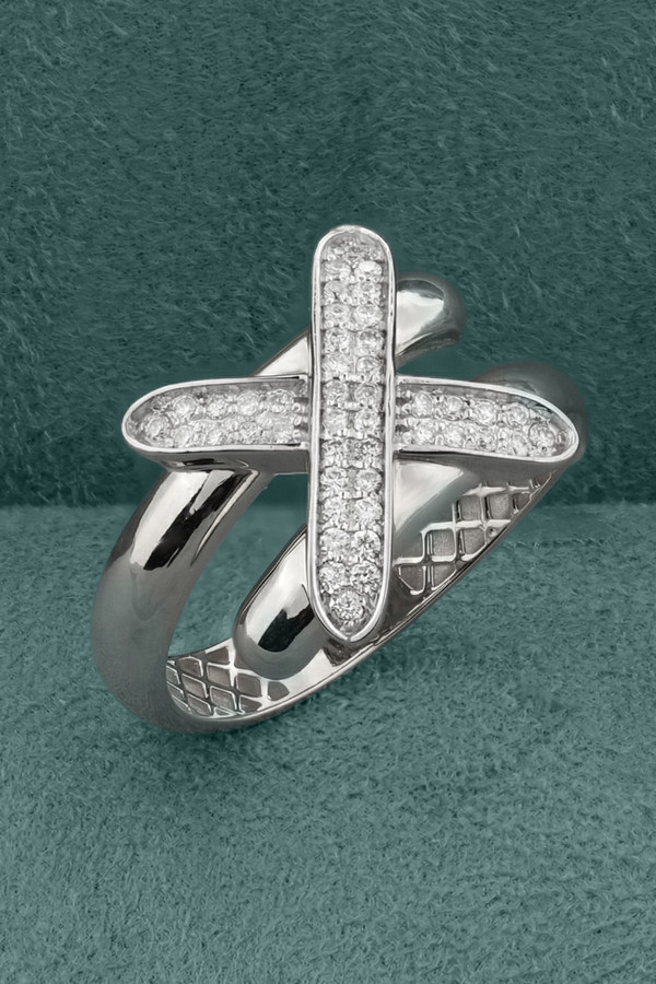 Кольцо из белого золота 585 пробы c бриллиантами