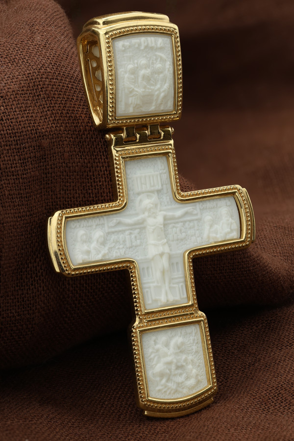 Крест из лимонного золота 585 пробы c бивнем мамонта