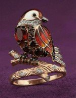 Кольцо из золота c эмалью, фианитом и гранатом