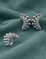 Серьги из белого золота c бриллиантами