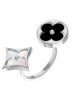 Кольцо из белого золота c ониксом и перламутром