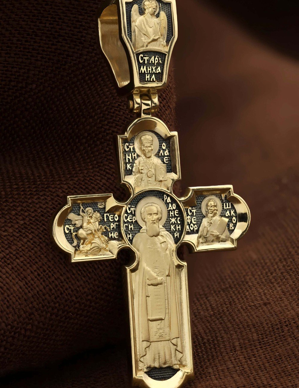 Крест из лимонного золота