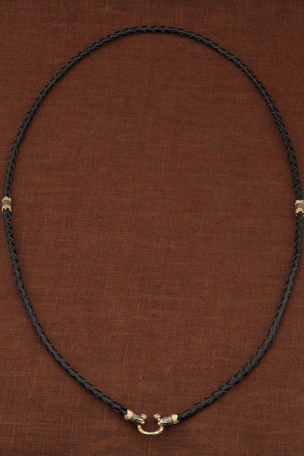 Гайтан из лимонного золота c кожаным шнурком