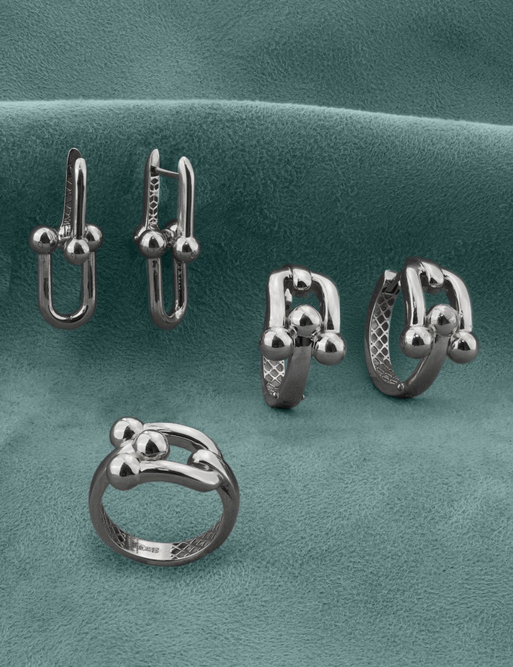 Кольцо из белого золота