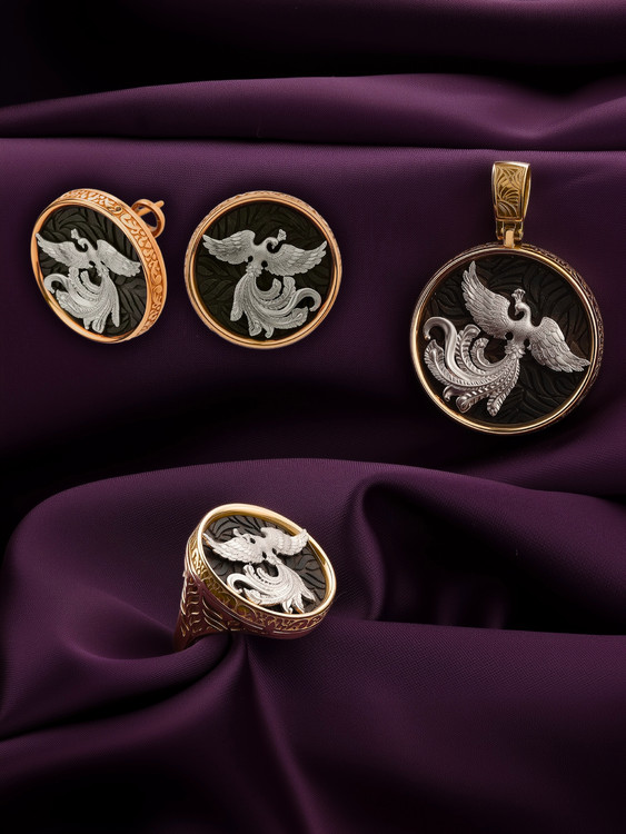 Подвеска из красного золота 585 пробы c эбеновым деревом