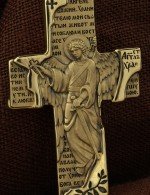 Крест из лимонного золота