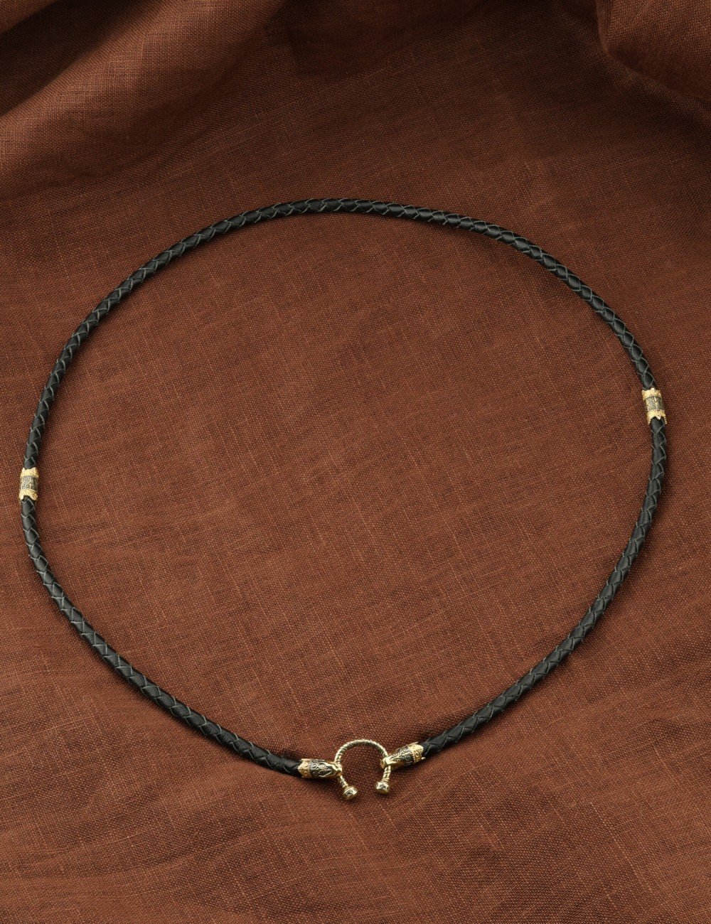 Гайтан из лимонного золота c кожаным шнурком