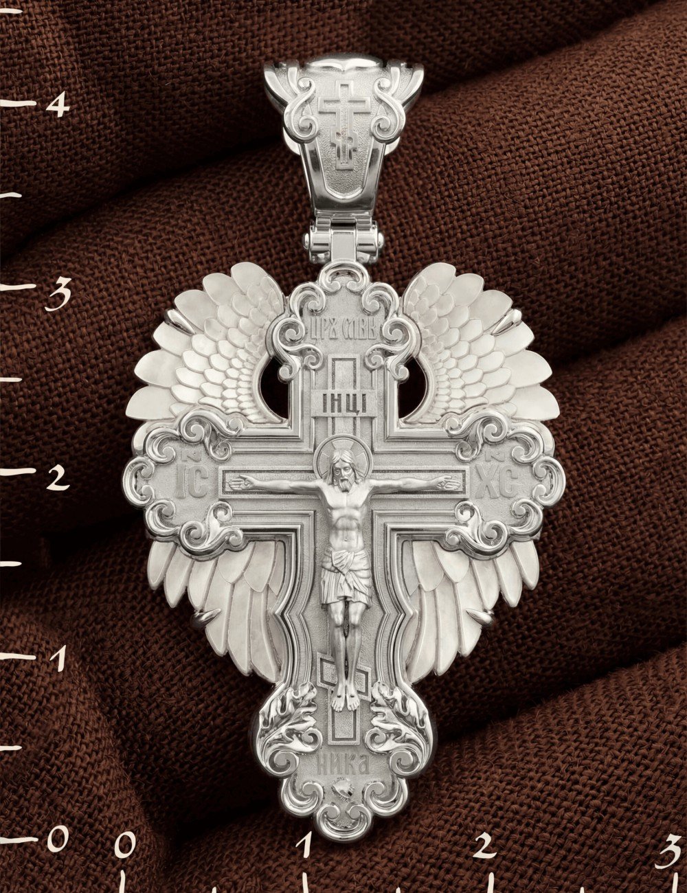 Крест из белого золота c перламутром