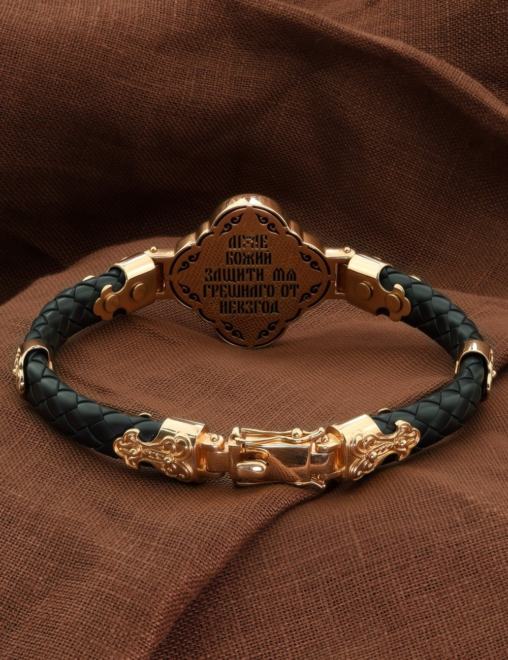 Браслет из золота c шнурком и ониксом