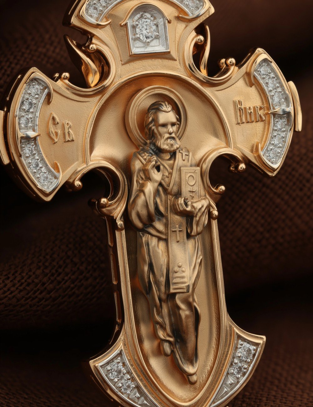 Крест из золота c фианитом