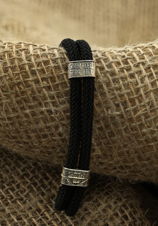 Браслет из серебра 925 пробы и золота 750 пробы c шёлковым шнурком