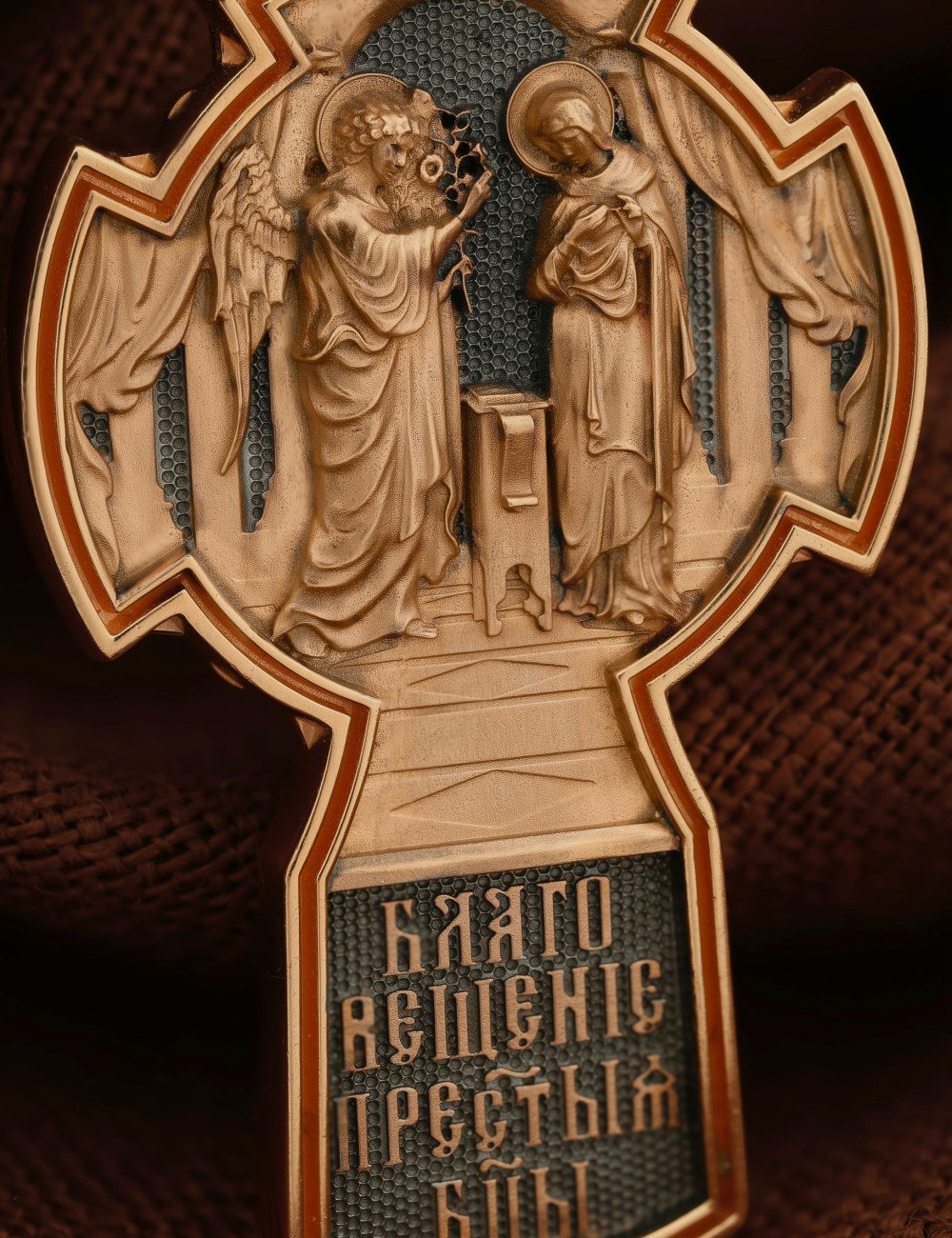 Крест из золота