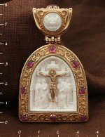 Образок из золота c эмалью, рубином и бивнем мамонта