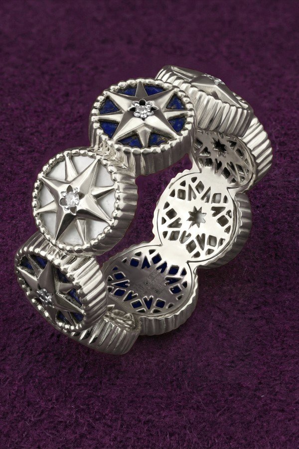 Кольцо из белого золота c бриллиантами, лазуритом и перламутром